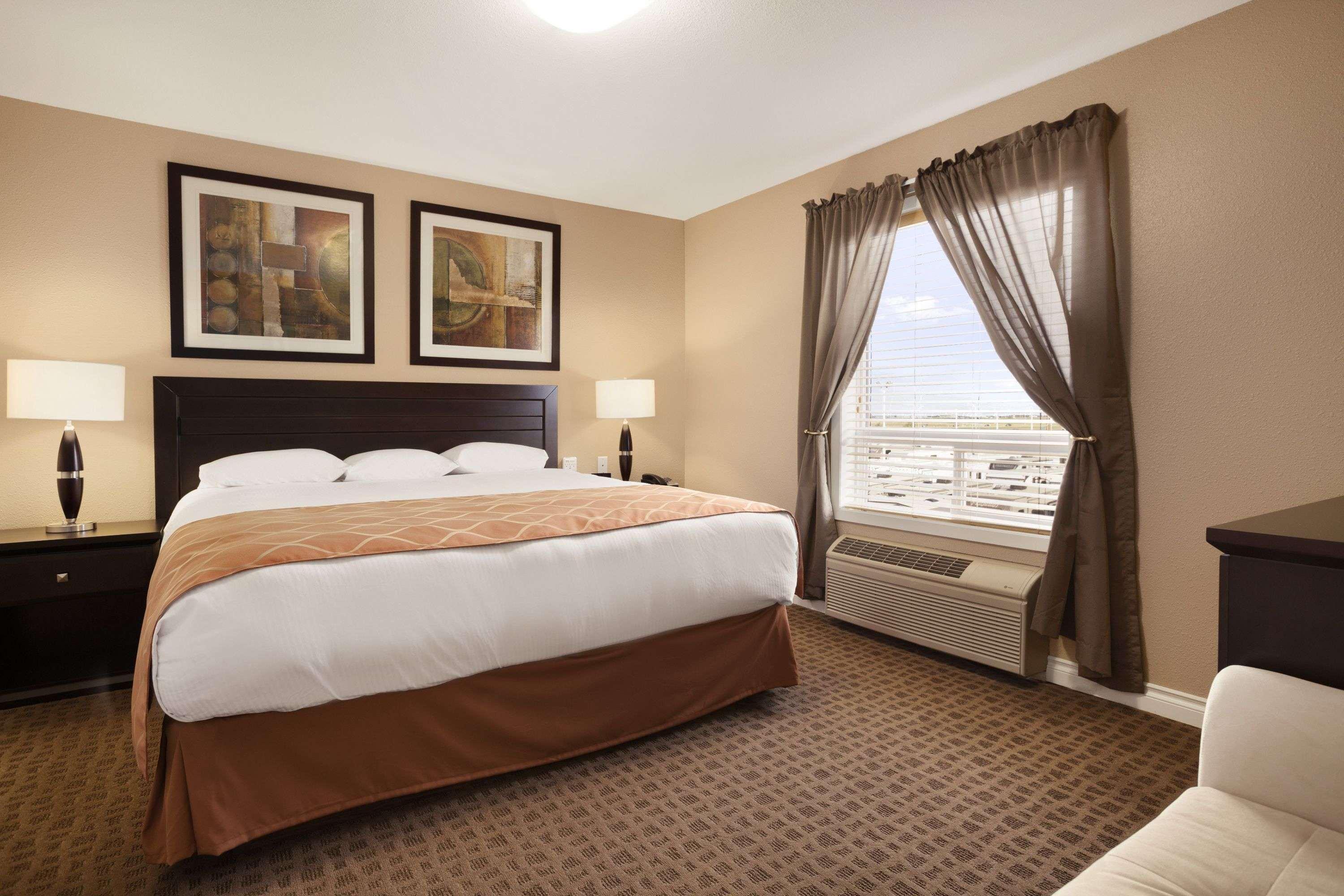 Hotel Super 8 By Wyndham Edmonton International Airport Leduc Exterior foto