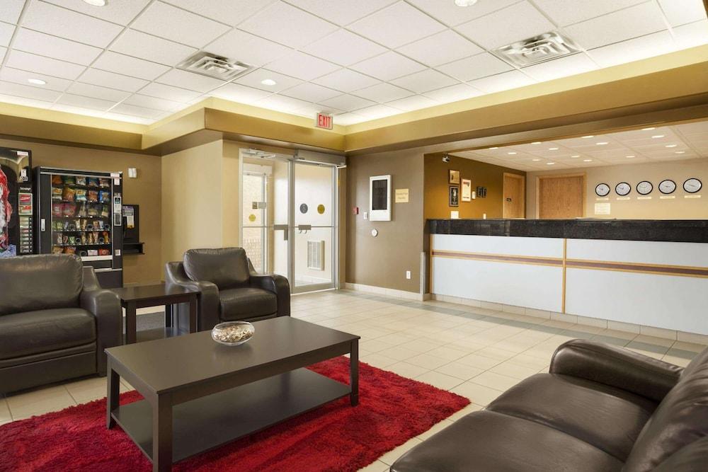 Hotel Super 8 By Wyndham Edmonton International Airport Leduc Exterior foto