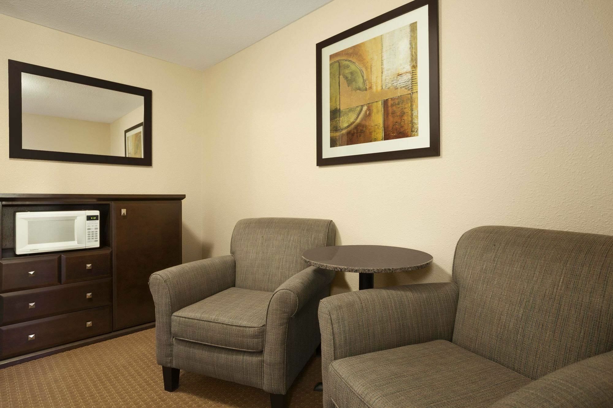 Hotel Super 8 By Wyndham Edmonton International Airport Leduc Exterior foto